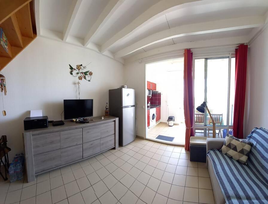 Studio La Belle Vue, vue mer, wifi, plage à 50m Le Moule Esterno foto