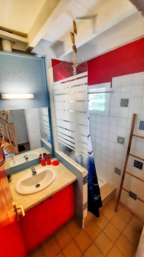 Studio La Belle Vue, vue mer, wifi, plage à 50m Le Moule Esterno foto
